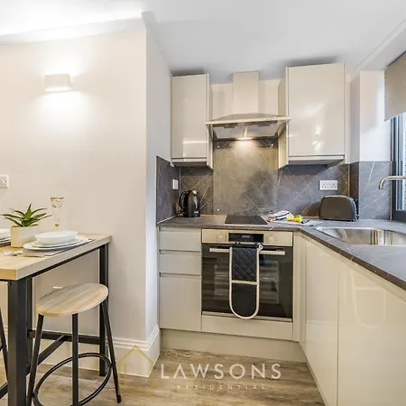 Central Living By Lawsons Windsor Exterior photo