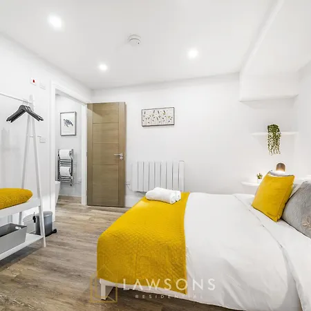 Central Living By Lawsons Windsor Exterior photo